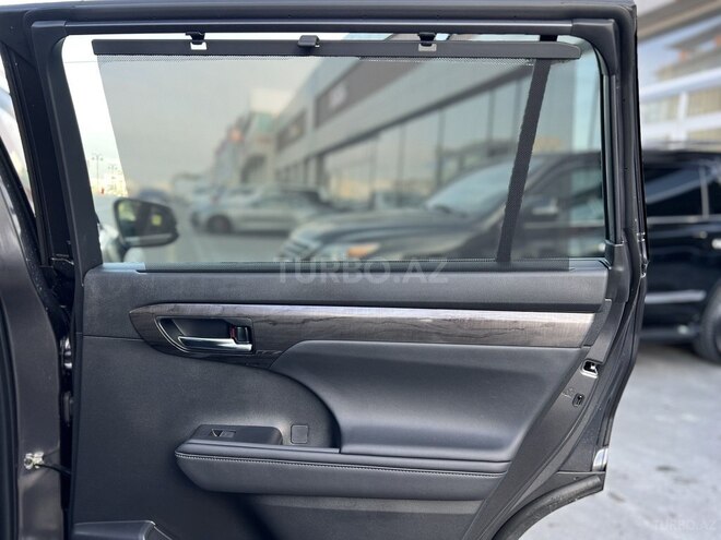 Toyota Highlander-12