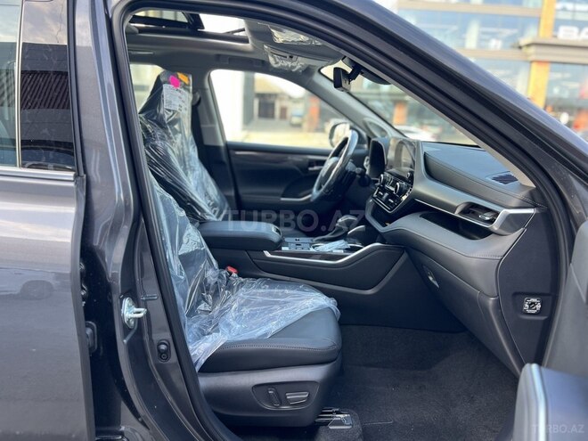 Toyota Highlander-8
