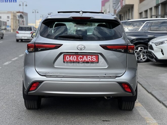 Toyota Highlander-4