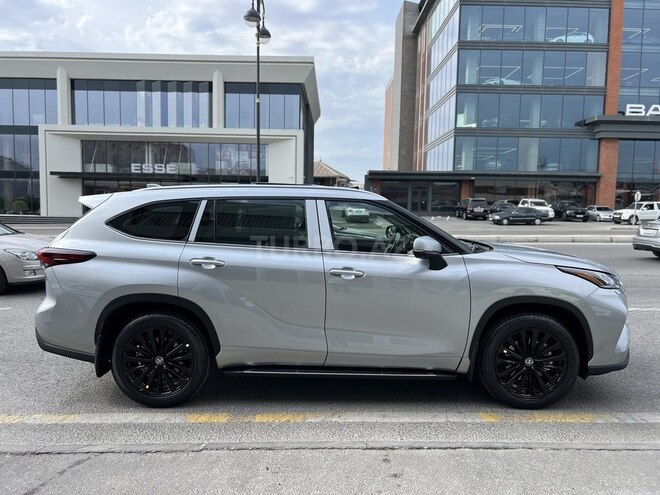 Toyota Highlander-2