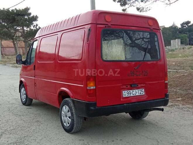 Ford Transit-6