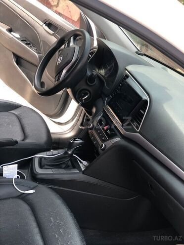 Hyundai Avante 2016, 135,000 km - 1.6 l - Bakı