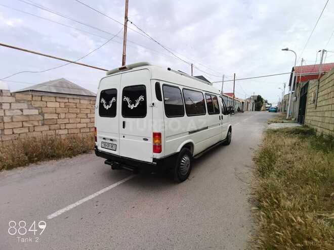 Ford Transit-2