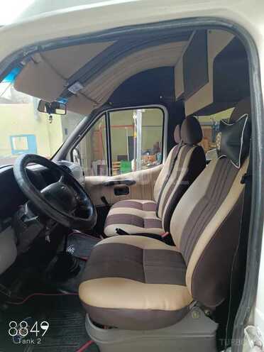 Ford Transit-9