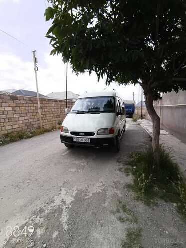 Ford Transit-4
