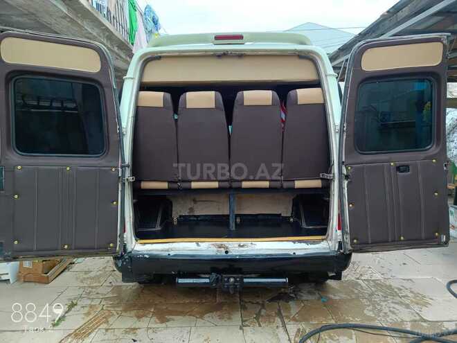 Ford Transit-16