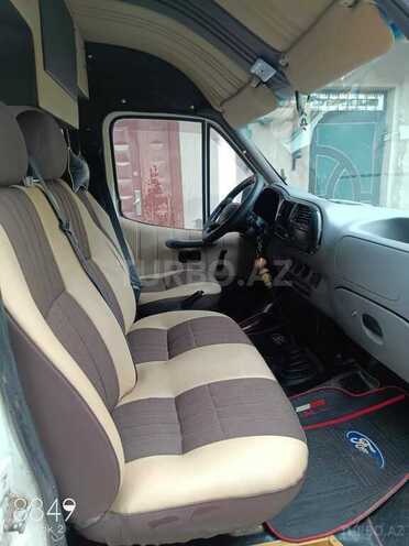 Ford Transit-10