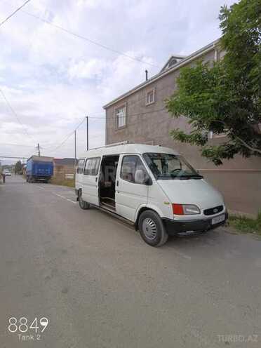 Ford Transit-3