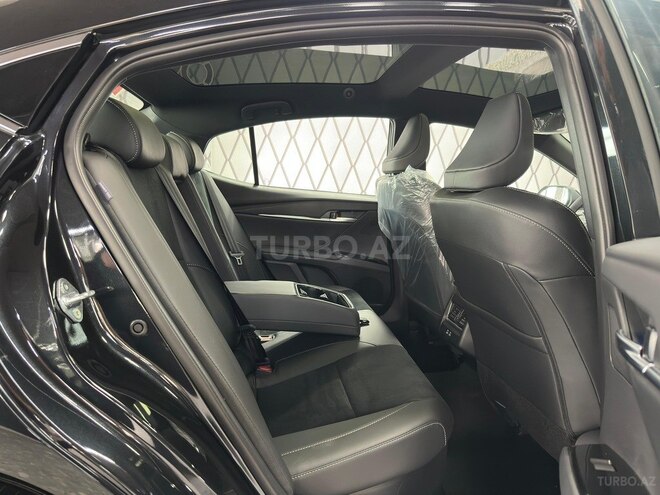 Toyota Camry-13
