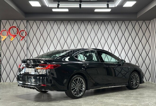 Toyota Camry-6