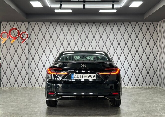 Toyota Camry-5