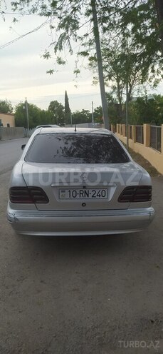 Mercedes E 240 1999, 360,000 km - 2.4 l - Füzuli