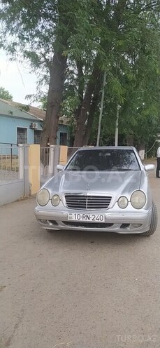 Mercedes E 240 1999, 360,000 km - 2.4 l - Füzuli