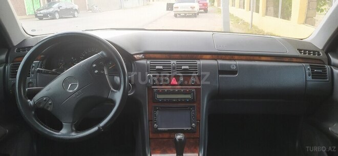 Mercedes E 240 1999, 360,000 km - 2.4 l - Füzuli