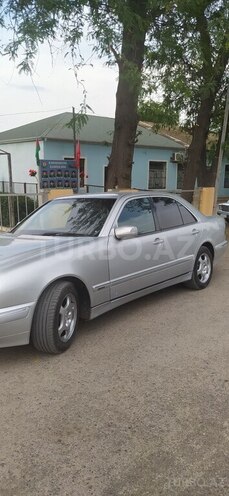 Mercedes E 240 1999, 360,000 km - 2.4 l - Füzuli