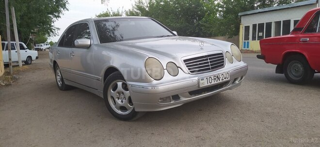 Mercedes E 240 1999, 360,000 km - 2.4 l - Füzuli