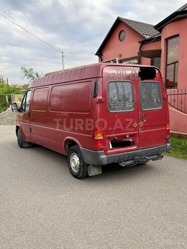 Ford Transit-3