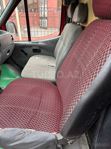 Ford Transit-6