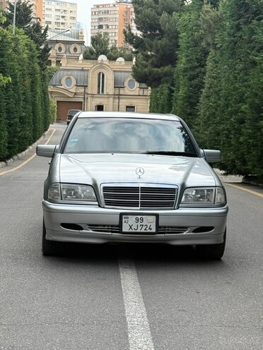 Mercedes C 200-2