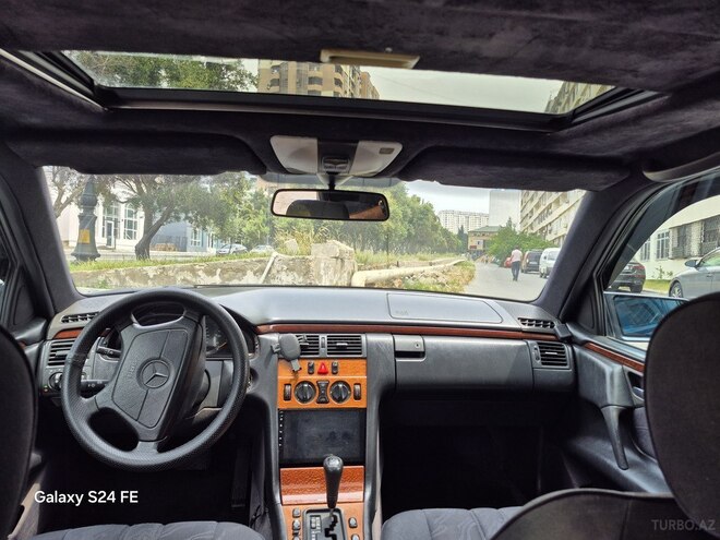 Mercedes E 200 1997, 310,000 km - 2.0 l - Bakı