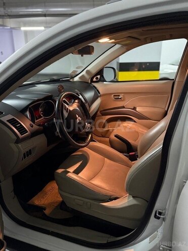 Mitsubishi Outlander 2010, 180,000 km - 3.0 l - Bakı
