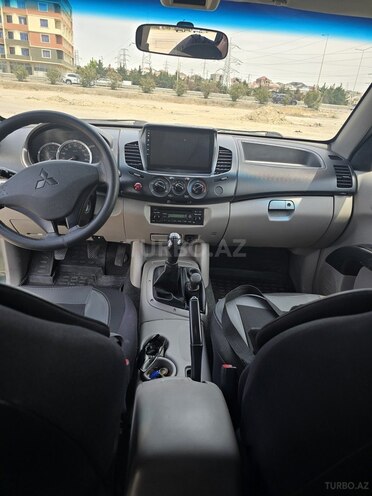Mitsubishi L200 2011, 426,000 km - 2.5 l - Bakı
