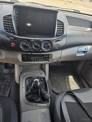 Mitsubishi L200 2011, 426,000 km - 2.5 l - Bakı