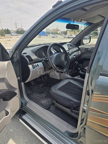 Mitsubishi L200 2011, 426,000 km - 2.5 l - Bakı