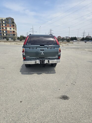 Mitsubishi L200 2011, 426,000 km - 2.5 l - Bakı
