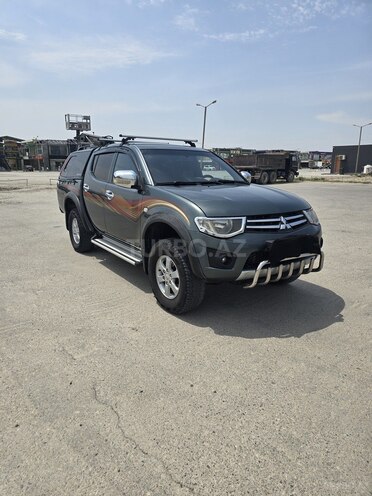 Mitsubishi L200 2011, 426,000 km - 2.5 l - Bakı