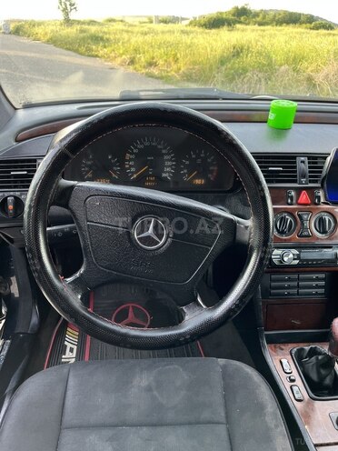 Mercedes C 230 1996, 389,221 km - 2.3 l - Şamaxı