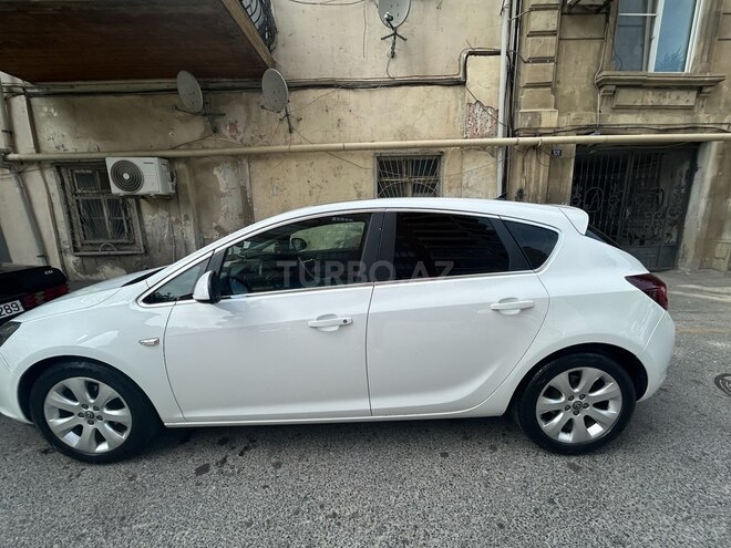 Opel Astra 2012, 196,957 km - 1.6 l - Bakı