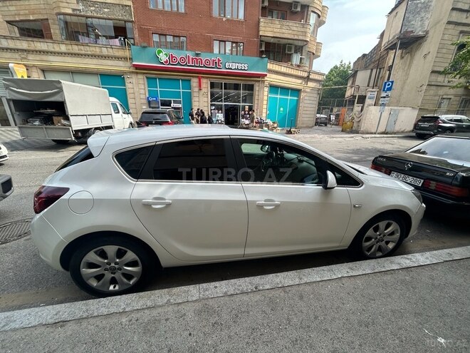 Opel Astra 2012, 196,957 km - 1.6 l - Bakı