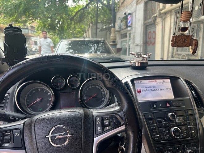 Opel Astra 2012, 196,957 km - 1.6 l - Bakı