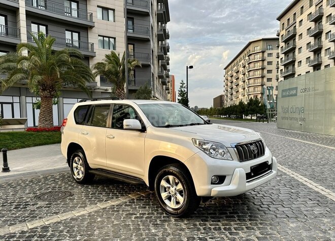 Toyota Land Cruiser Prado 2009, 258,000 km - 2.7 л - Bakı
