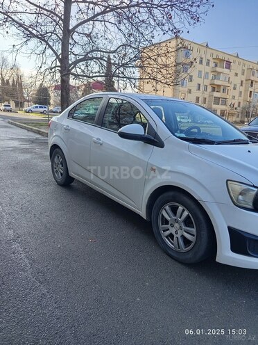 Chevrolet Aveo-8