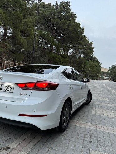 Hyundai Avante 2016, 268,000 km - 1.6 l - Sumqayıt