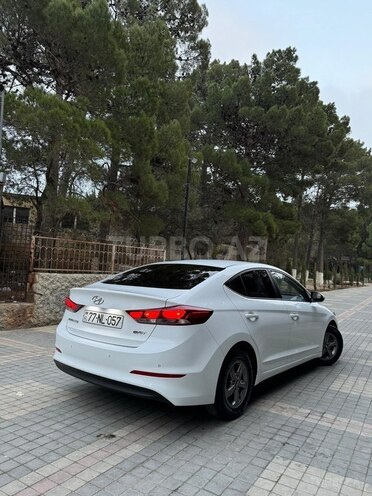 Hyundai Avante 2016, 268,000 km - 1.6 l - Sumqayıt