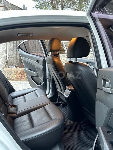 Hyundai Avante 2016, 268,000 km - 1.6 l - Sumqayıt
