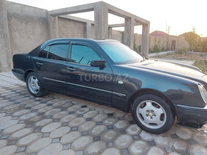 Mercedes E 240 1999, 345,052 km - 2.4 l - Bakı