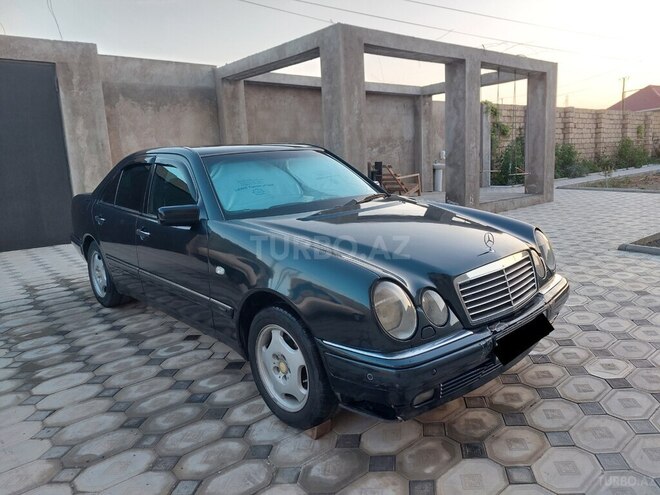 Mercedes E 240 1999, 345,052 km - 2.4 l - Bakı