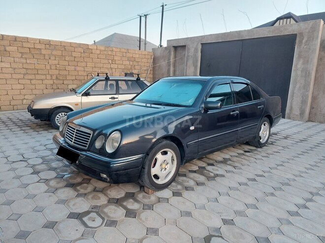 Mercedes E 240 1999, 345,052 km - 2.4 l - Bakı