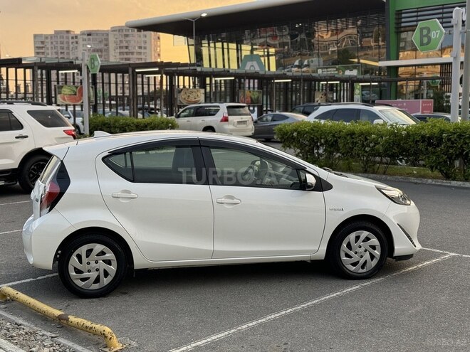 Toyota Aqua 2017, 110,000 km - 1.5 l - Bakı