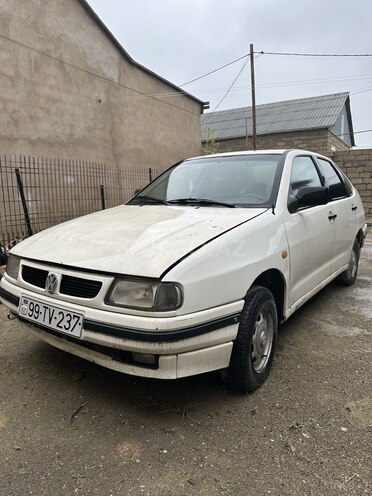 Volkswagen Polo 1996, 900,000 km - 1.6 l - Bakı
