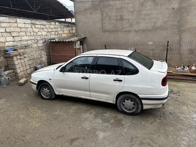 Volkswagen Polo 1996, 900,000 km - 1.6 l - Bakı