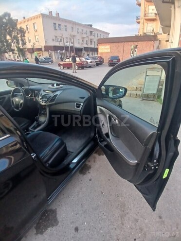 Hyundai Elantra 2015, 288,888 km - 1.8 l - Bakı