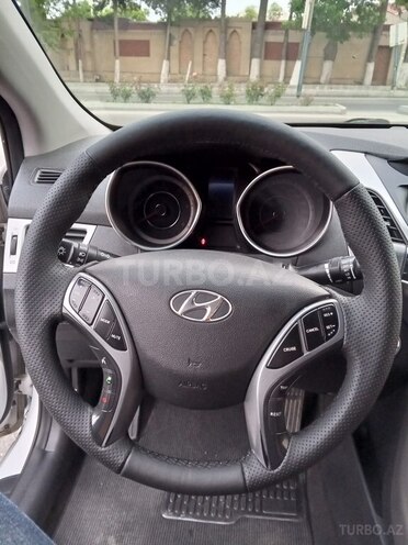 Hyundai Avante 2015, 300,000 km - 1.6 л - Bakı