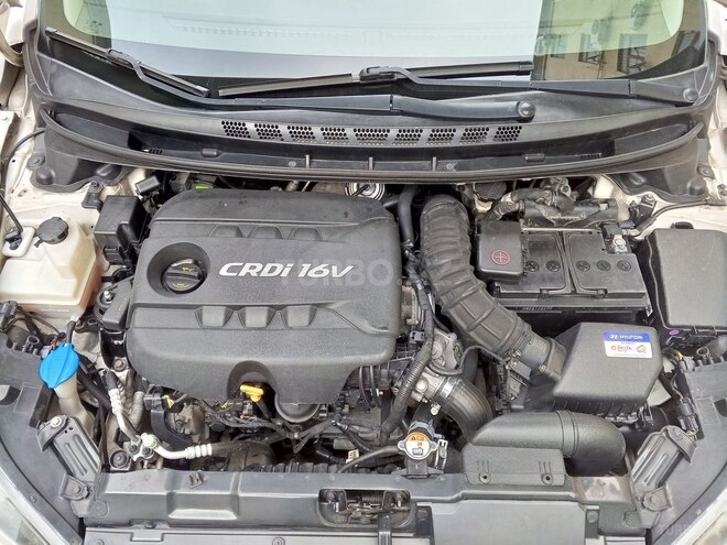 Hyundai Avante 2015, 300,000 km - 1.6 л - Bakı