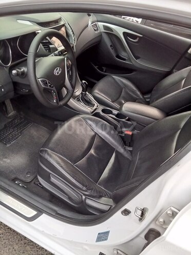 Hyundai Avante 2015, 300,000 km - 1.6 л - Bakı