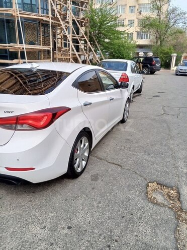 Hyundai Avante 2015, 300,000 km - 1.6 л - Bakı